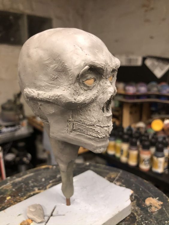 Mummy sculpture basic human head