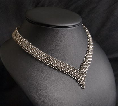 V-shaped surgical steel fantasy chainmaille necklace Lukas Craft